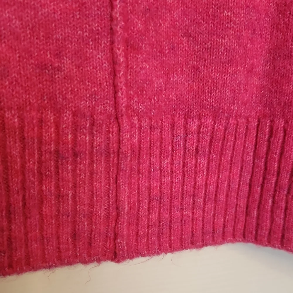Vince Camuto V-Neck Sweater in Vibrant Pink - Picture 9 of 13